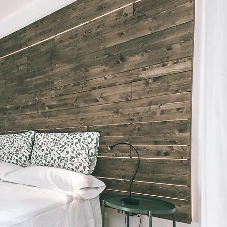 Vandelia Bed & Breakfast 4*