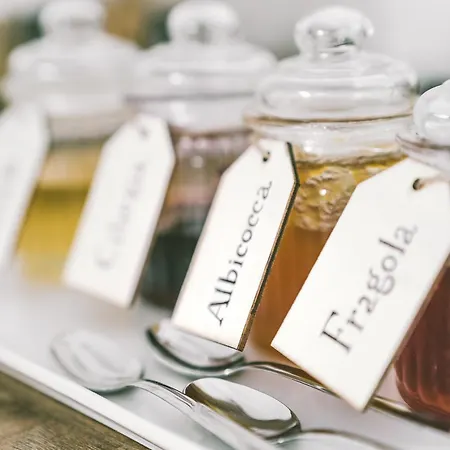 Vandelia Bed & Breakfast 4*